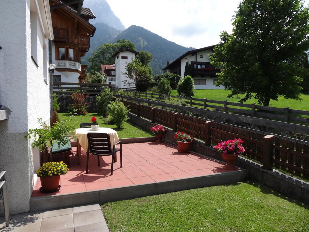 Haus Karl'S Ruh Bed and Breakfast Ehrwald Eksteriør billede